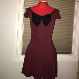 Cute maroon dress with bow { size 2 }